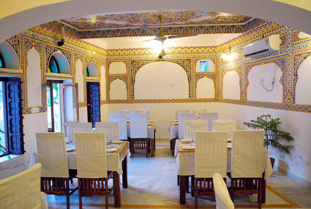 Hotel Radhika Haveli, Mandawa มันดาวา ภายนอก รูปภาพ