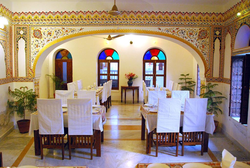 Hotel Radhika Haveli, Mandawa มันดาวา ภายนอก รูปภาพ