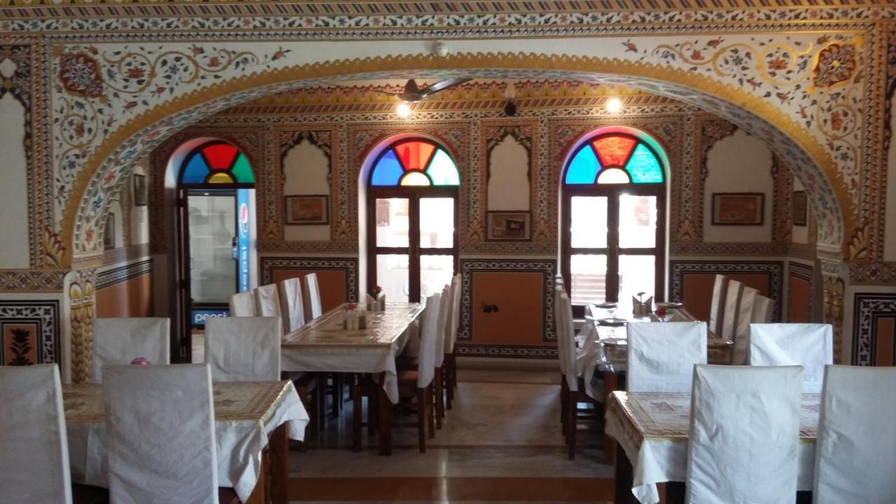 Hotel Radhika Haveli, Mandawa มันดาวา ภายนอก รูปภาพ